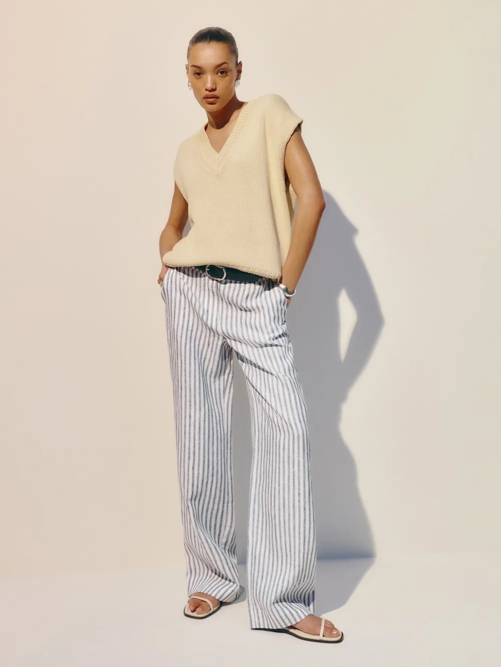 Reformation Carter Linen Mid Rise Pant Grey - Size 8 - Picture 3 of 4